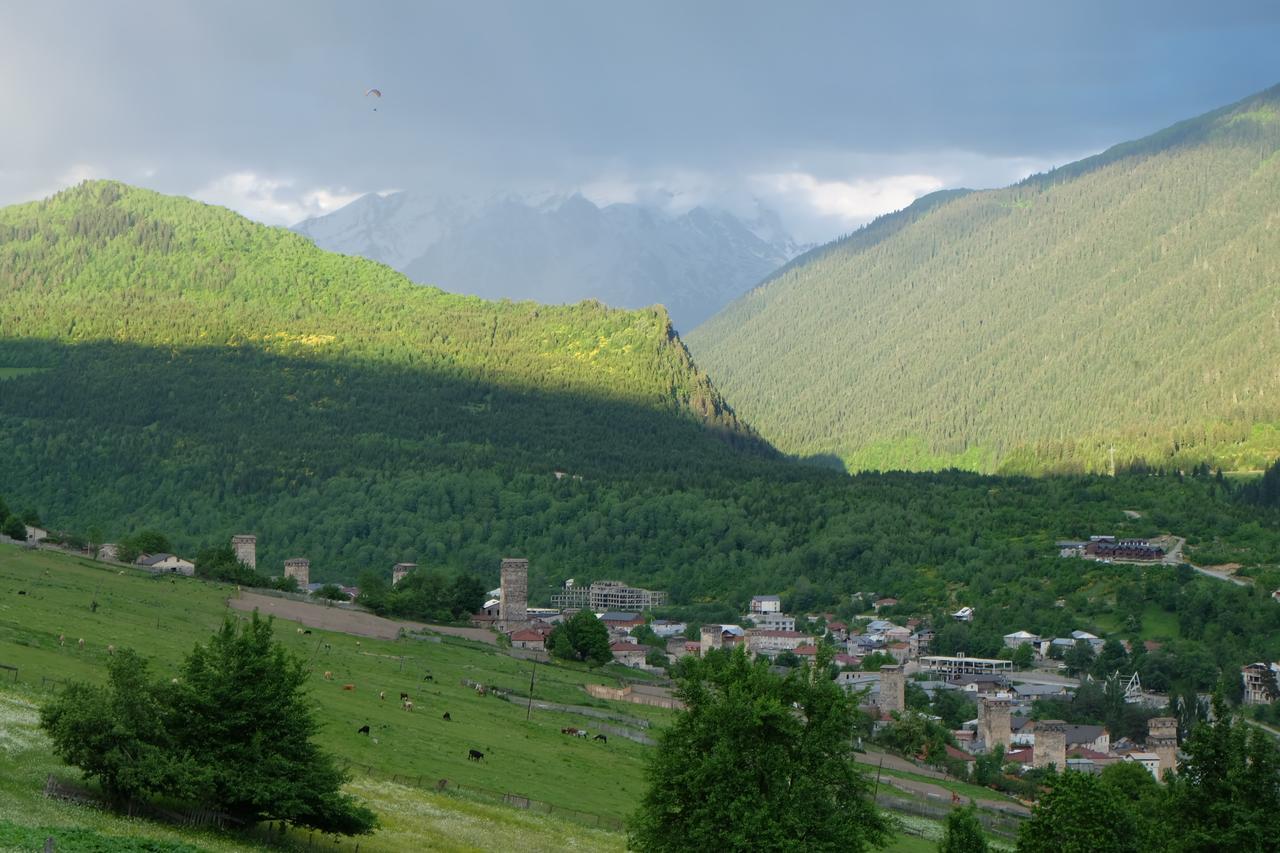 Valodia Guest House In Mestia Exteriér fotografie