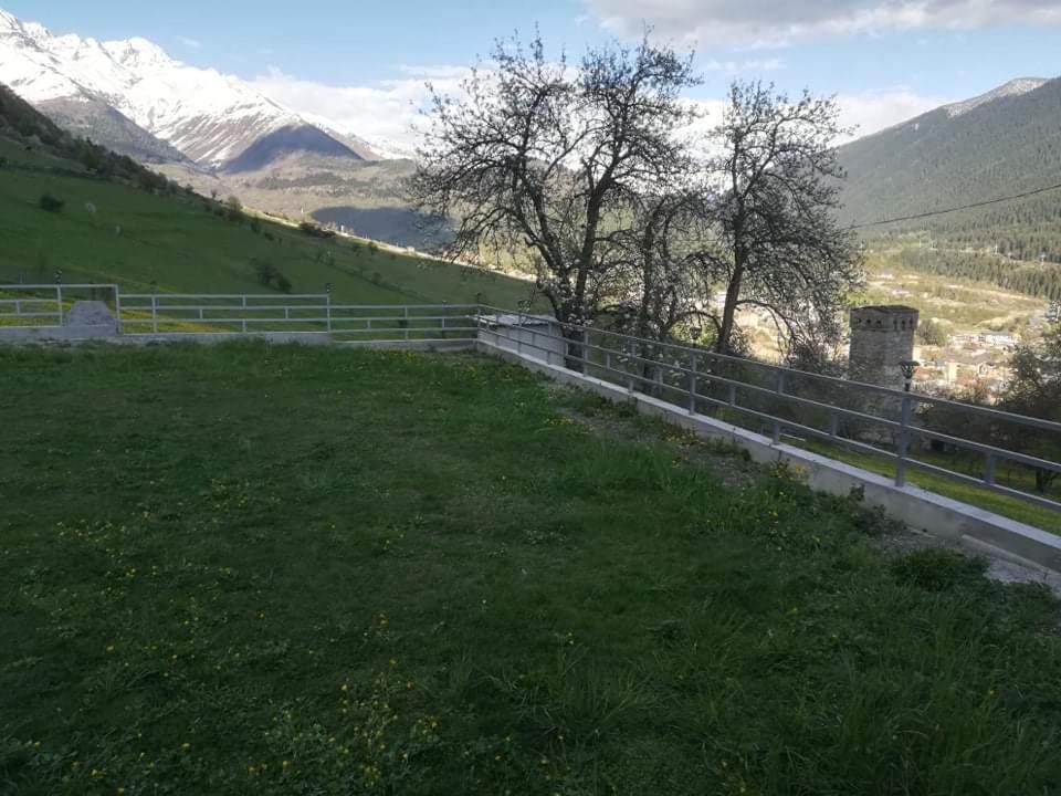 Valodia Guest House In Mestia Exteriér fotografie